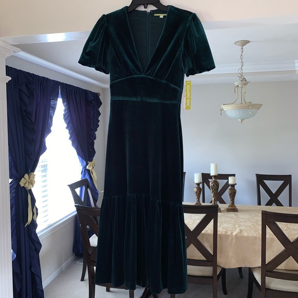 gianni bini green velvet dress Gianni bini emerald green